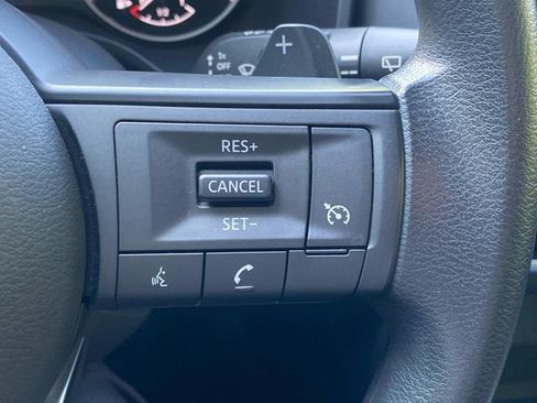Used 2023 Nissan Rogue S FWD image 19