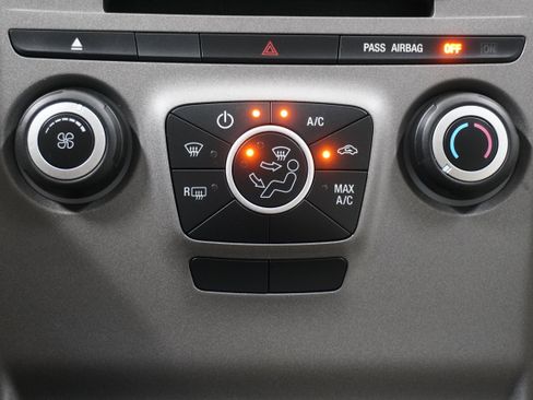 Used 2018 Ford Taurus SE image 18