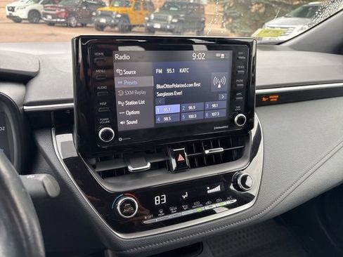 Used 2022 Toyota Corolla SE image 40