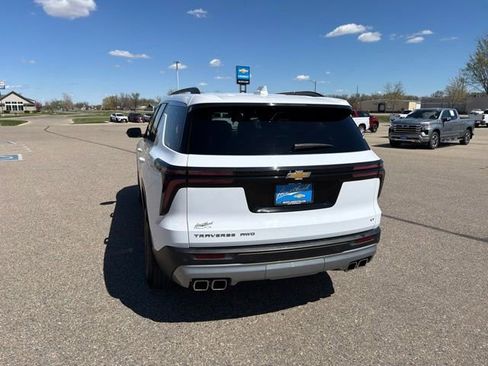 Used 2024 Chevrolet Traverse LT AWD/4WD image 14