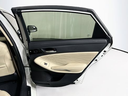 Used 2020 Toyota Avalon Limited w/ Advanced Safety Package FWD image 30