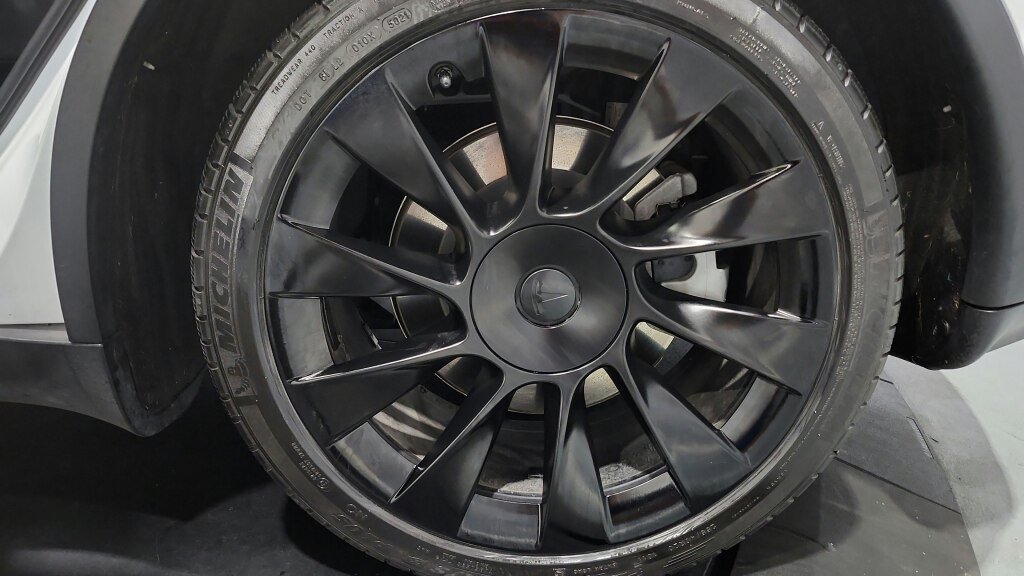 Used 2022 Tesla Model Y Long Range AWD/4WD image 28