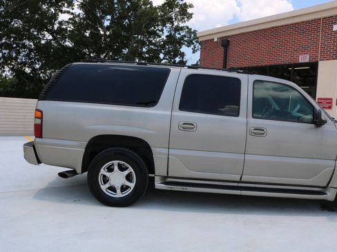 Used 2001 GMC Yukon XL Denali AWD/4WD image 48