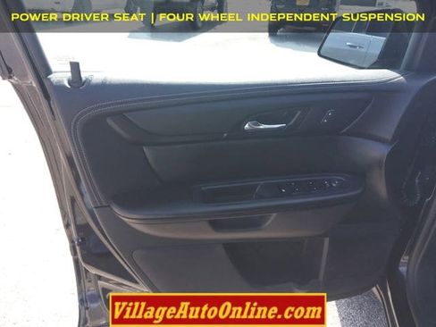 Used 2017 Chevrolet Traverse LT w/ Style and Technology Package image 10