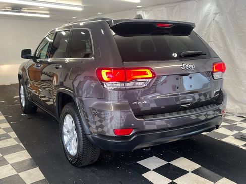 Used 2021 Jeep Grand Cherokee Laredo AWD/4WD image 10