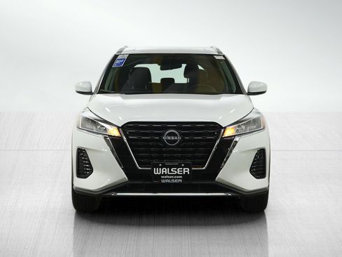 Used 2024 Nissan Kicks SV FWD image 8