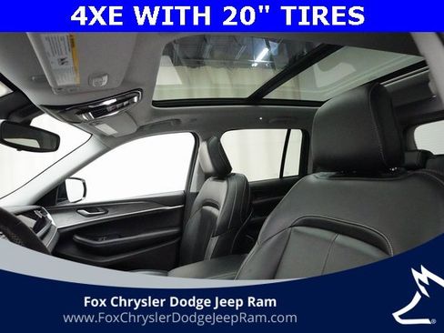 Used 2023 Jeep Grand Cherokee 4WD 4xe image 32