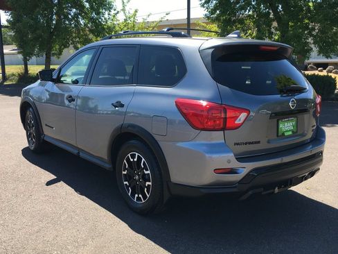 Used 2019 Nissan Pathfinder SL AWD/4WD image 4