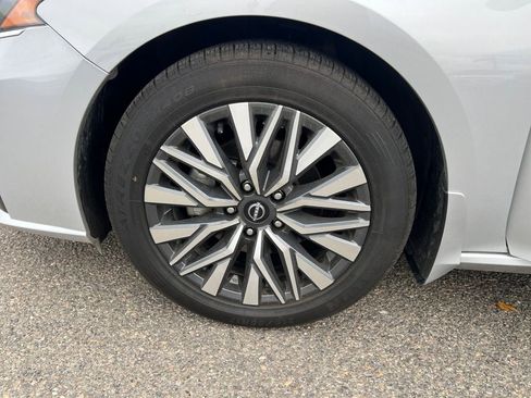 Used 2024 Nissan Altima 2.5 SV image 20