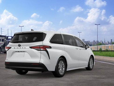 New 2026 Toyota Sienna LE FWD image 11