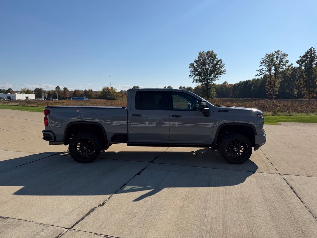 Used 2024 Chevrolet Silverado 3500 LTZ w/ LTZ Plus Package AWD/4WD image 7