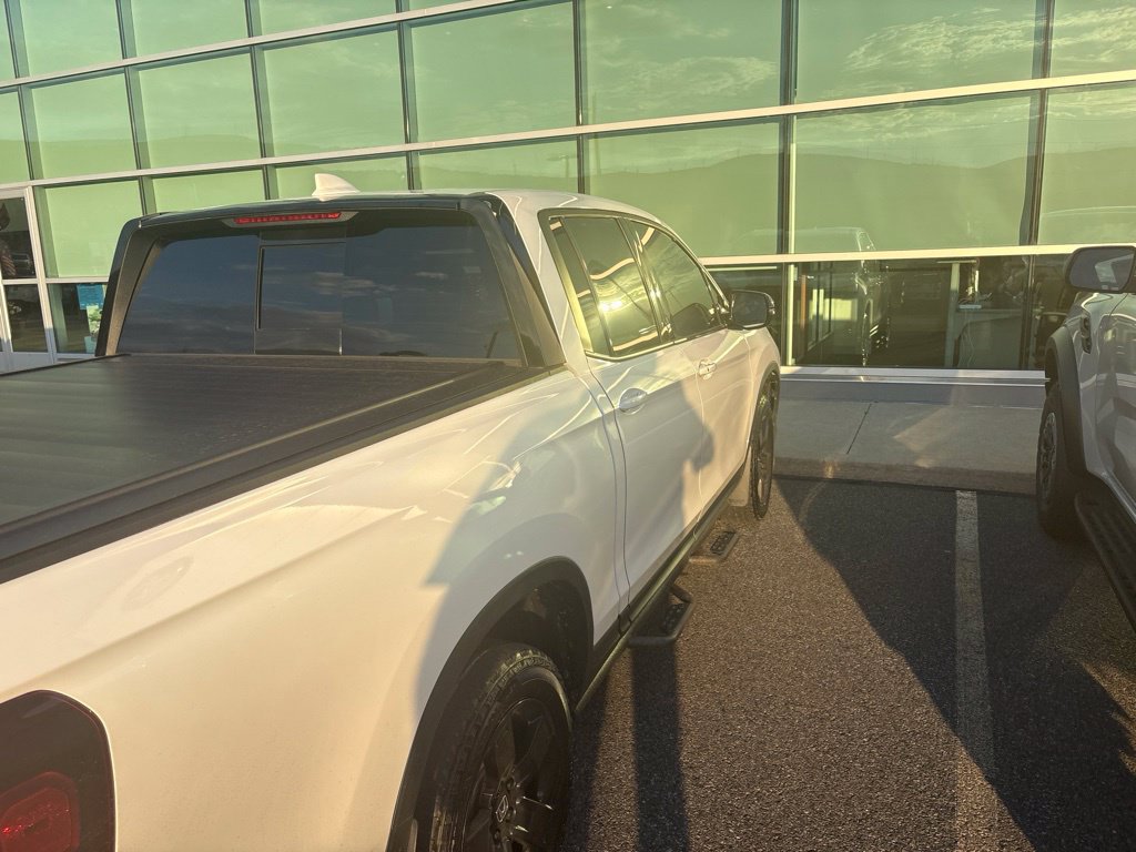 Used 2025 Honda Ridgeline Black Edition image 2
