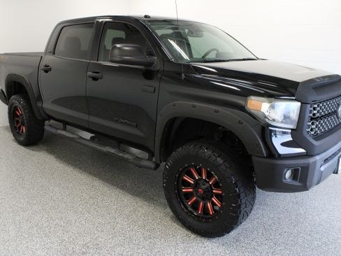 Used 2019 Toyota Tundra SR5 w/ SR5 Upgrade Package AWD/4WD image 4