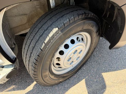 Used 2025 RAM ProMaster 2500 w/ U-Haul Equipment Group FWD image 35