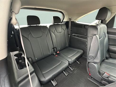 Used 2023 Kia Sorento EX image 15