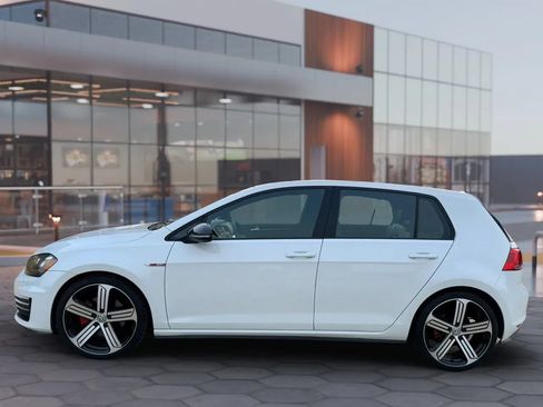 Used 2015 Volkswagen Golf 4-Door FWD image 6