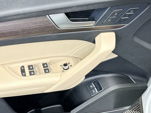 Used 2023 Audi Q5 e Premium Plus w/ Premium Plus Package AWD/4WD image 21