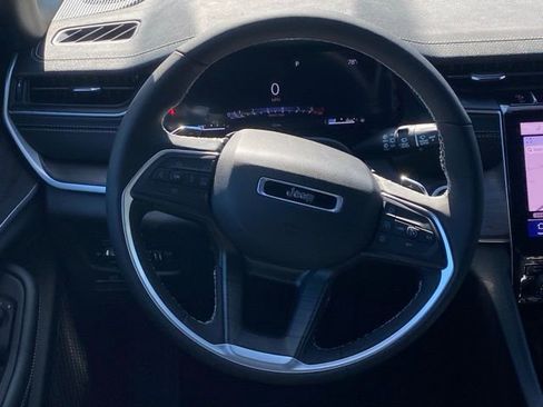 New 2025 Jeep Grand Cherokee L Limited w/ Luxury Tech Group II image 41