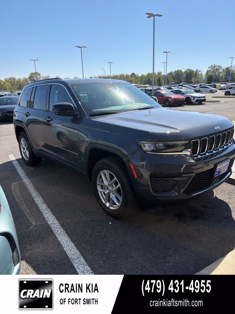 Used 2026 Jeep Grand Cherokee Laredo AWD/4WD image 1