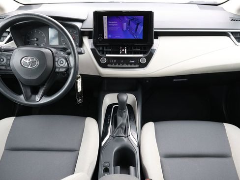 Used 2024 Toyota Corolla LE image 2