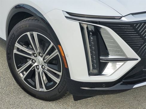 New 2026 Cadillac Lyriq Luxury image 6
