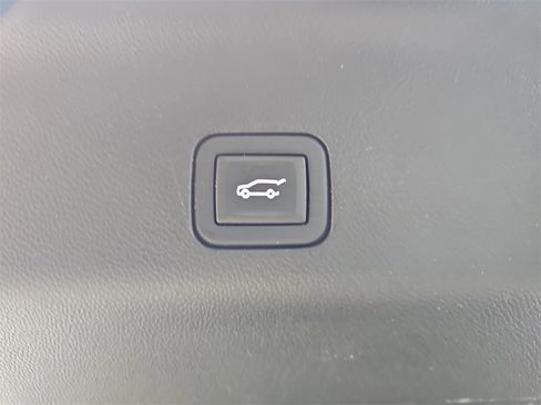 Certified 2024 Chevrolet Suburban RST w/ Luxury Package image 23