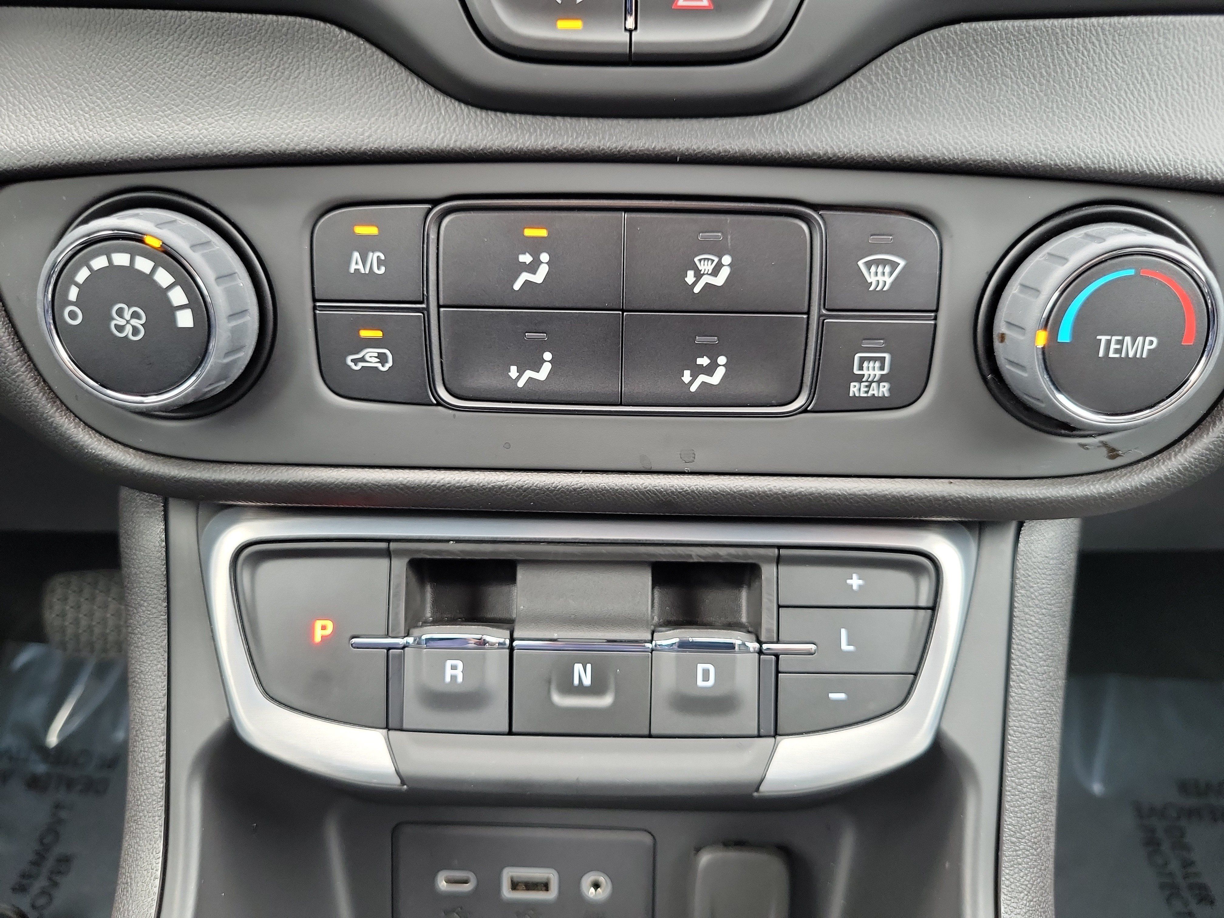 Used 2024 GMC Terrain SLE FWD image 21