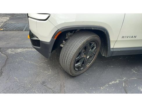 Used 2024 Rivian R1T Adventure AWD/4WD image 8