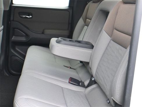 Used 2024 Nissan Frontier SV w/ SV Convenience Package image 20