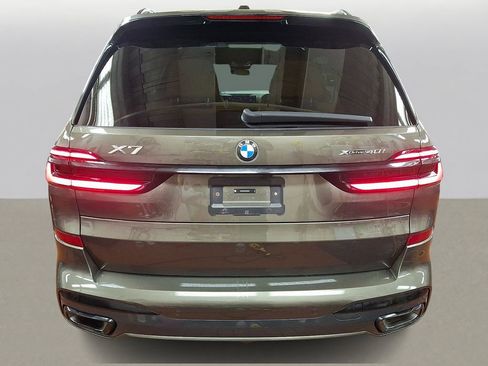 Used 2024 BMW X7 xDrive40i w/ M Sport Package AWD/4WD image 4