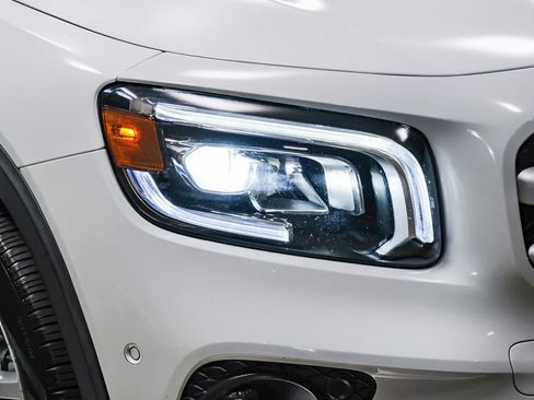 Used 2022 Mercedes-Benz GLB 250 4MATIC image 14