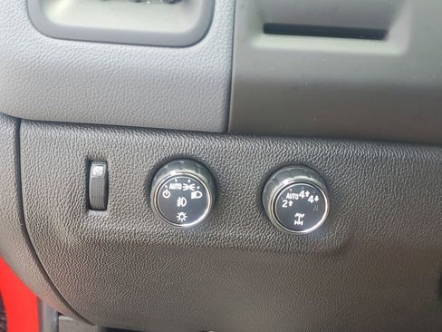 Used 2018 Chevrolet Colorado Z71 image 25