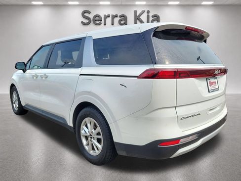 Used 2022 Kia Carnival LX FWD image 3
