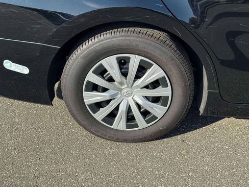 Used 2022 Toyota Camry LE FWD image 10