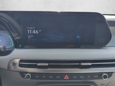 Used 2025 Hyundai Palisade SE FWD image 18