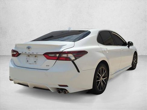 Used 2021 Toyota Camry SE FWD image 5