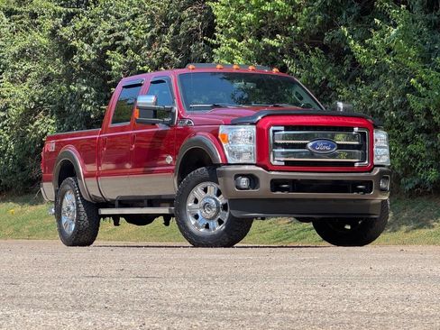 Used 2016 Ford F250 King Ranch w/ King Ranch w/Chrome Package AWD/4WD image 2