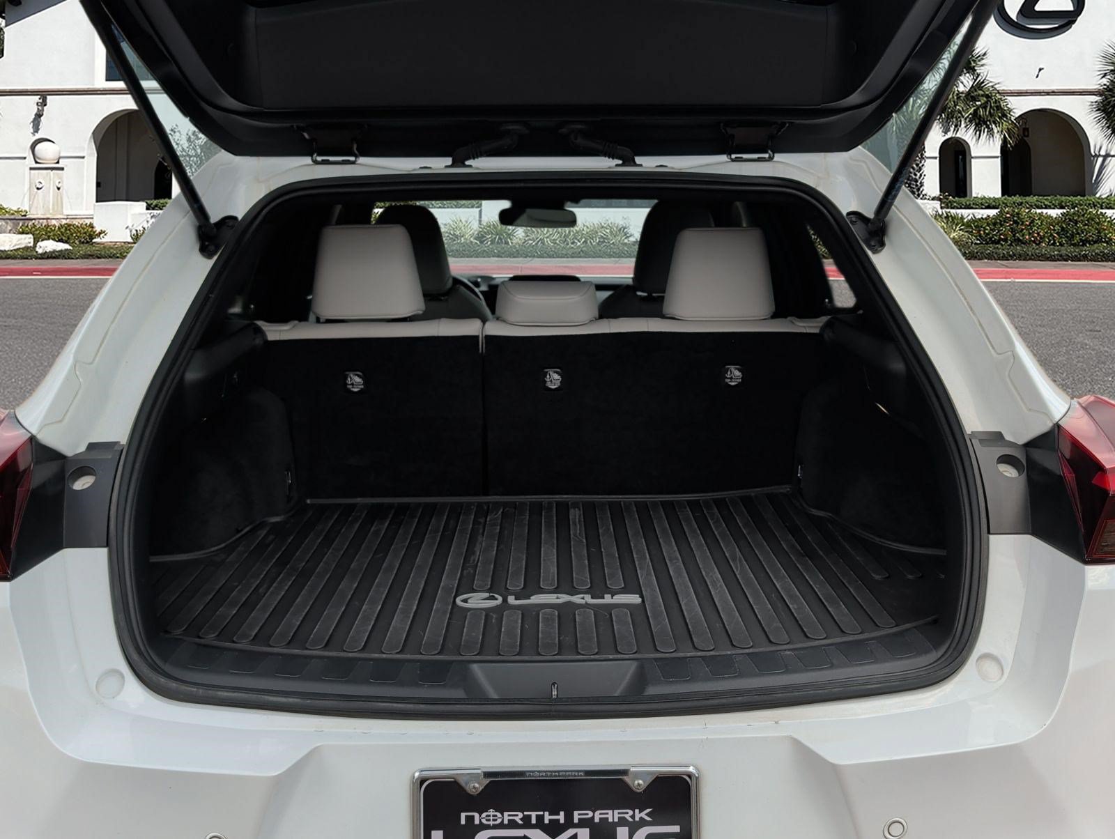 Used 2025 Lexus UX 300h FWD w/ Accessory Package (Z1) image 28