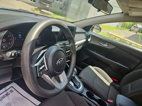 Used 2019 Kia Forte LXS FWD image 18