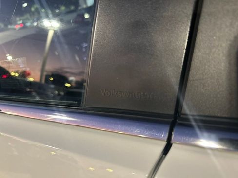 Used 2021 Volkswagen Atlas Cross Sport SE w/ Panoramic Sunroof Package image 23