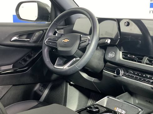 Used 2026 Chevrolet Equinox LT w/ Convenience Package II FWD image 10