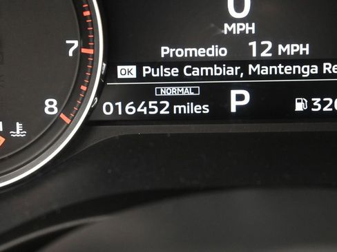 Used 2024 Mitsubishi Outlander SE Black Edition FWD image 27