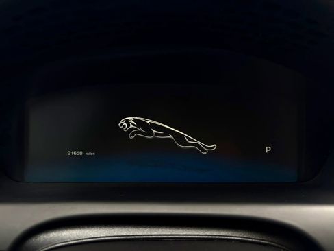 Used 2015 Jaguar XJ Supercharged image 40