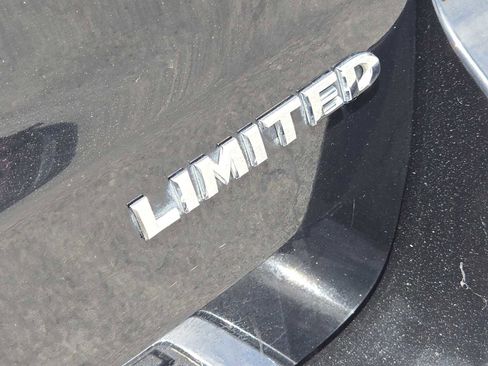 Used 2018 Jeep Grand Cherokee Limited AWD/4WD image 11