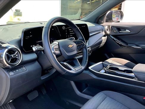 Used 2025 Chevrolet Equinox LT AWD/4WD image 15