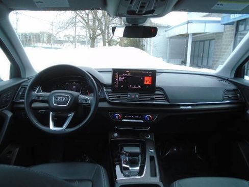 Used 2023 Audi Q5 2.0T Premium w/ Convenience Package image 12