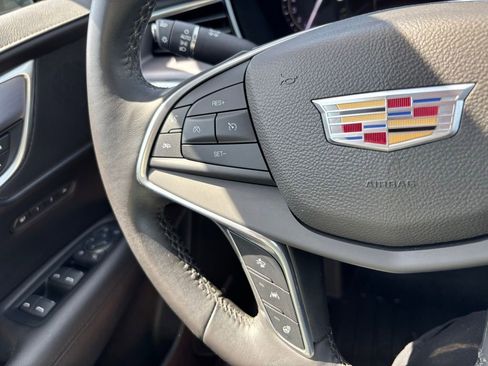 Used 2017 Cadillac XT5 Premium Luxury w/ Driver Assist Package FWD image 35