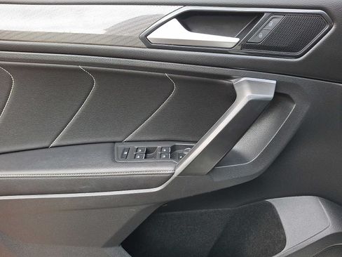 Certified 2022 Volkswagen Tiguan SE AWD/4WD image 9