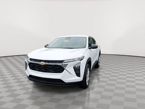 Certified 2026 Chevrolet Trax LS FWD image 4