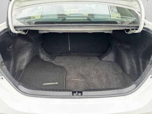 Used 2017 Toyota Corolla LE w/ Carpet Mat Package (TMS) FWD image 14